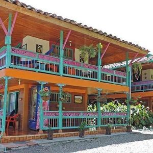 Meet your Posher, Robertulio